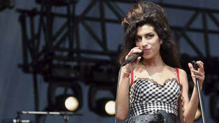 Todo lo que necesitas saber sobre la película biográfica de Amy Winehouse