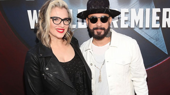 Rochelle Deanna y AJ McLean en el estreno mundial de "Capitán América: Civil War" de Marvel en Dolby Theatre el 12 de abril de 2016 en Los Ángeles, California.