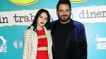 José Eduardo Derbez y su novia en la alfombra roja de la premier de la película "El Roomie", que llega el próximo 18 de enero a la cartelera nacional/México, 16 de enero 2024.