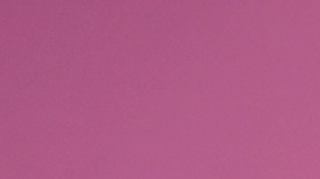 Christian Nodal y Cazzu visten a su hija con trajes de diseñador.