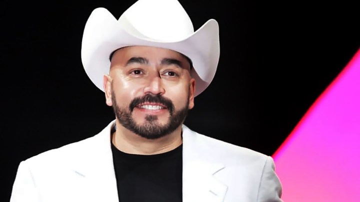 Lupillo Rivera es uno de los habitantes de 'La Casa de los Famosos 4'.