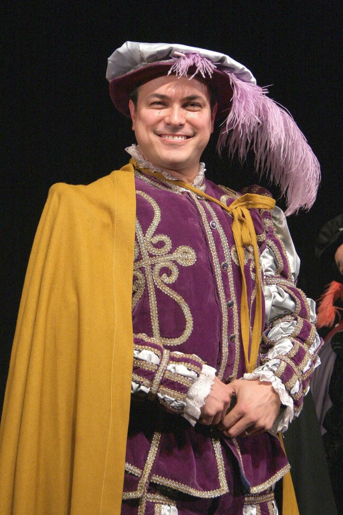 Sergio Catalán durante una presentación en el teatro de la Ciudad de México.