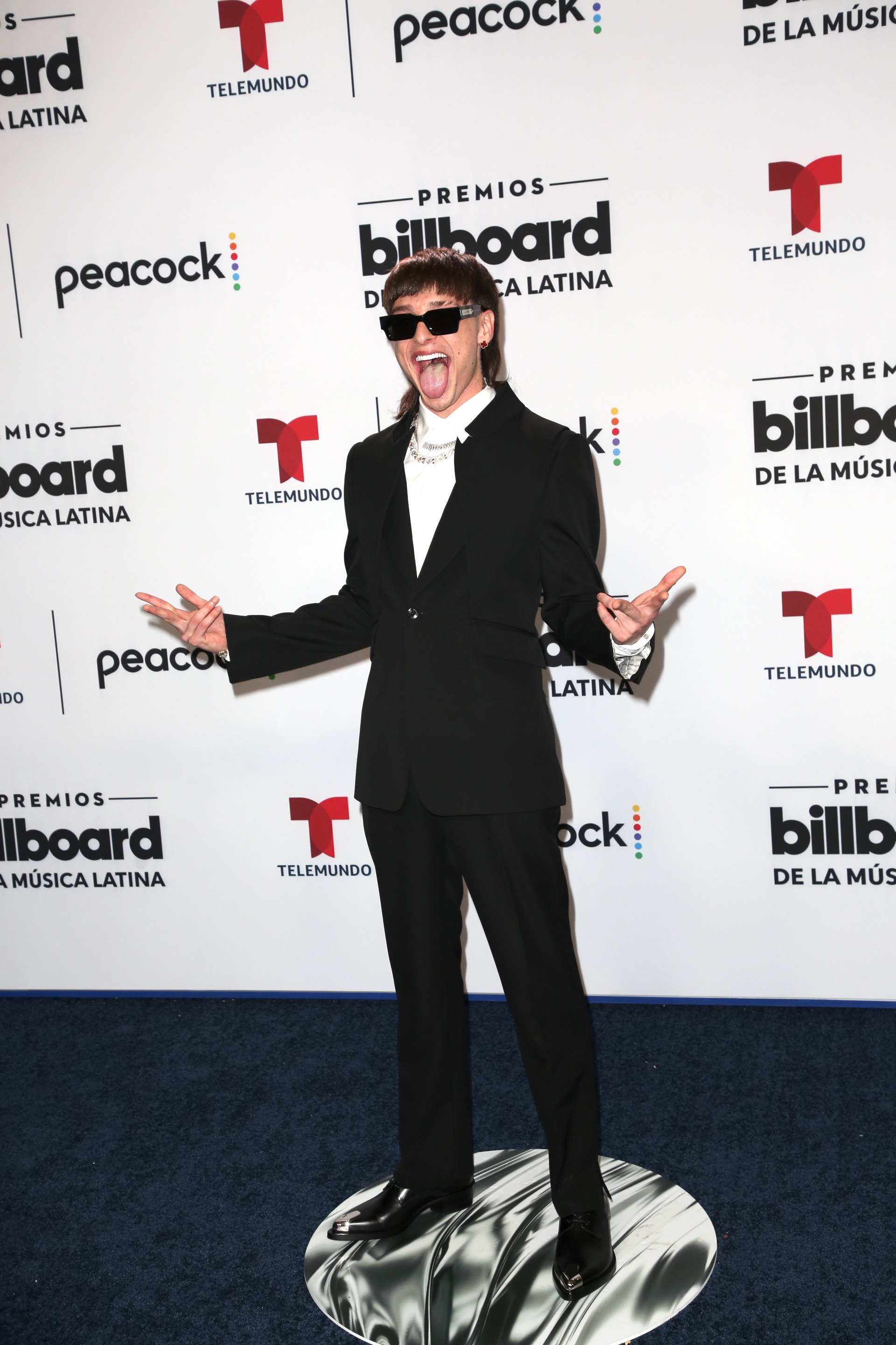 Peso Pluma en la alfombra de los Premios Billboard de la Música Latina/Miami, 5 de octubre del 2023.