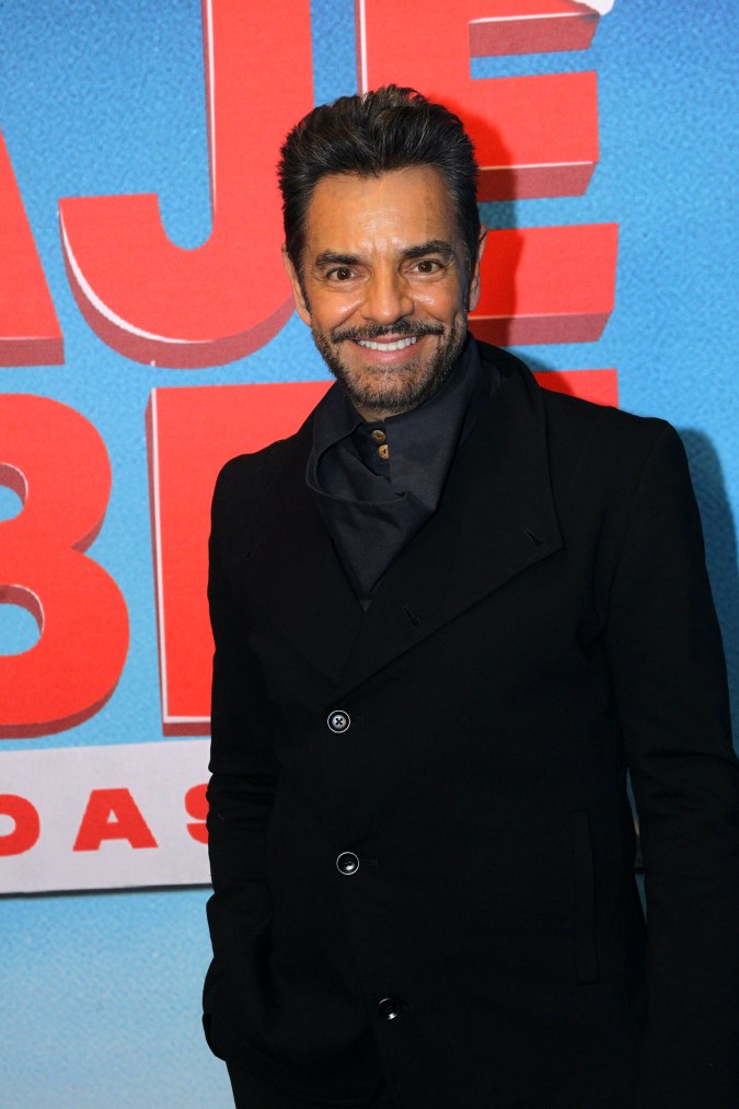 Eugenio Derbez ha prestado su voz para Burro en 'Shrek', Mushu en 'Milan' y Pompón en 'La Vida secreta de mi mascota'.