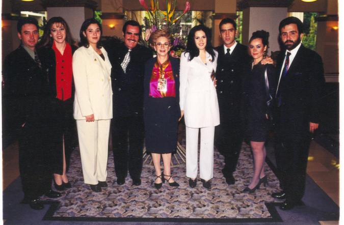 Vicente Fernández y su familia.