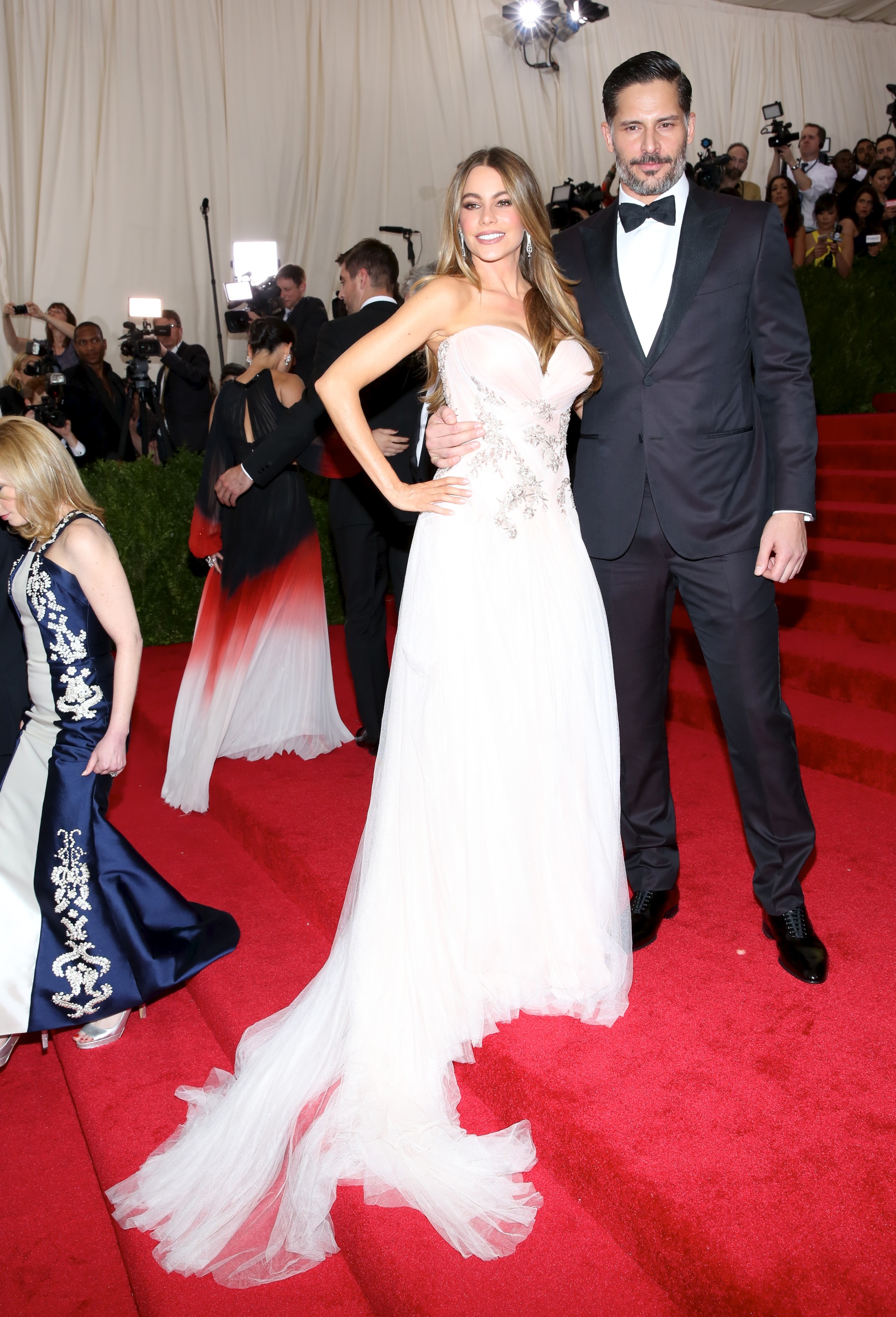 Sofía Vergara y Joe Manganiello desfilan por la alfombra roja de la Gala MET 2015, la cual se llevó a cabo en el Museo Metropolitano de Nueva York/Nueva York, 4 de mayo de 2015.