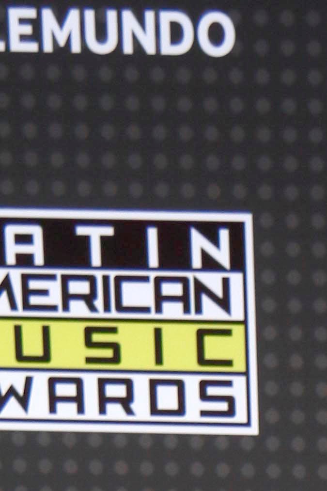 Aarón Díaz en la alfombra roja de la primera entrega de los Latin American Music Awards el 8 de octubre 2015.