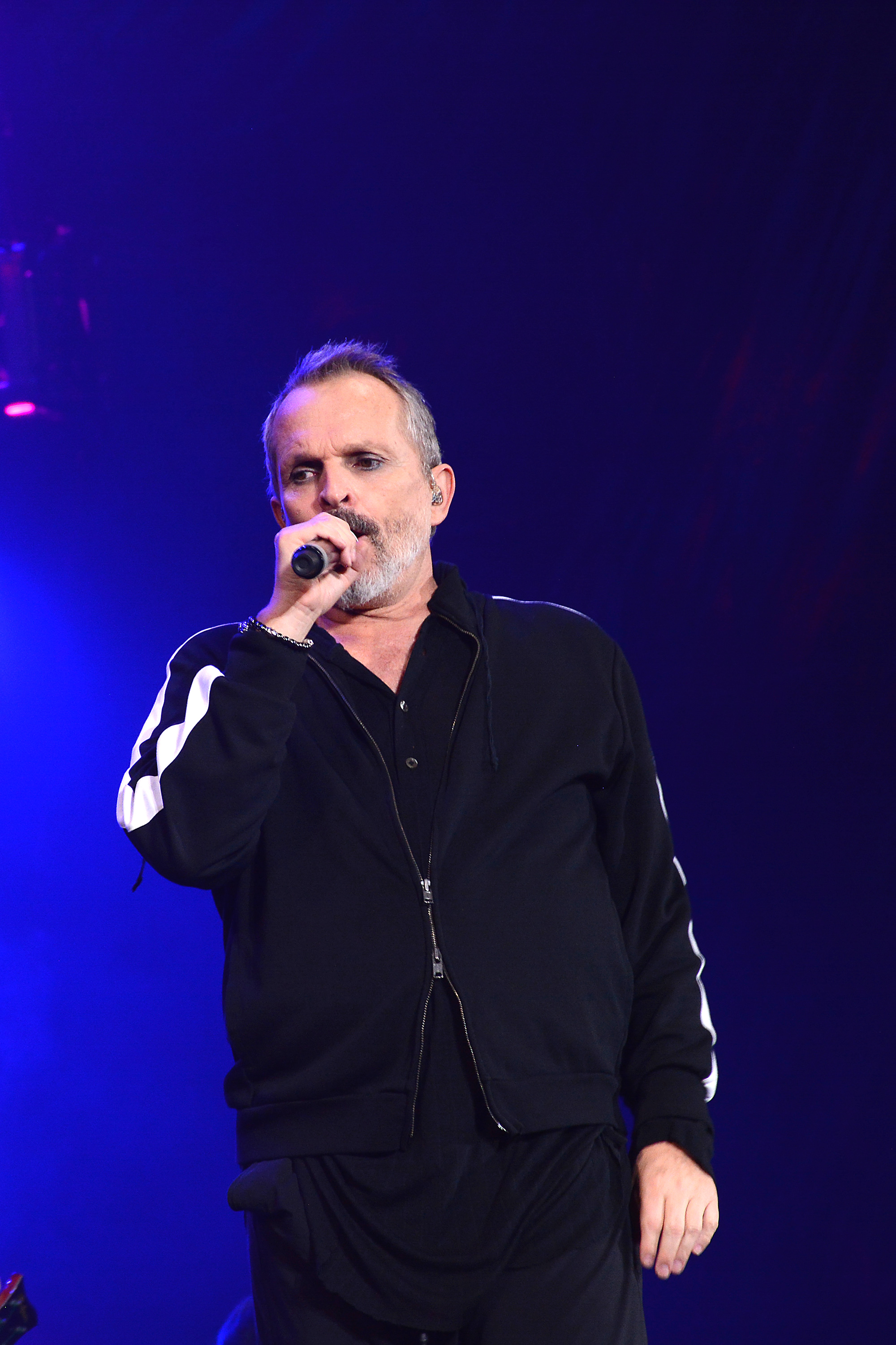 Miguel Bosé, Ximena Sariñana, Emmanuel y Mijares, entre otros, se unieron a las estrellas que participaron en el concierto "Estamos Unidos Mexicanos" desde el Zócalo de la Ciudad de México, dedicado a las víctimas del terremoto en la capital azteca hace unas semanas, así como a celebrar a la ciudadanía que se unió a la causa/México, 8 de octubre 2017.