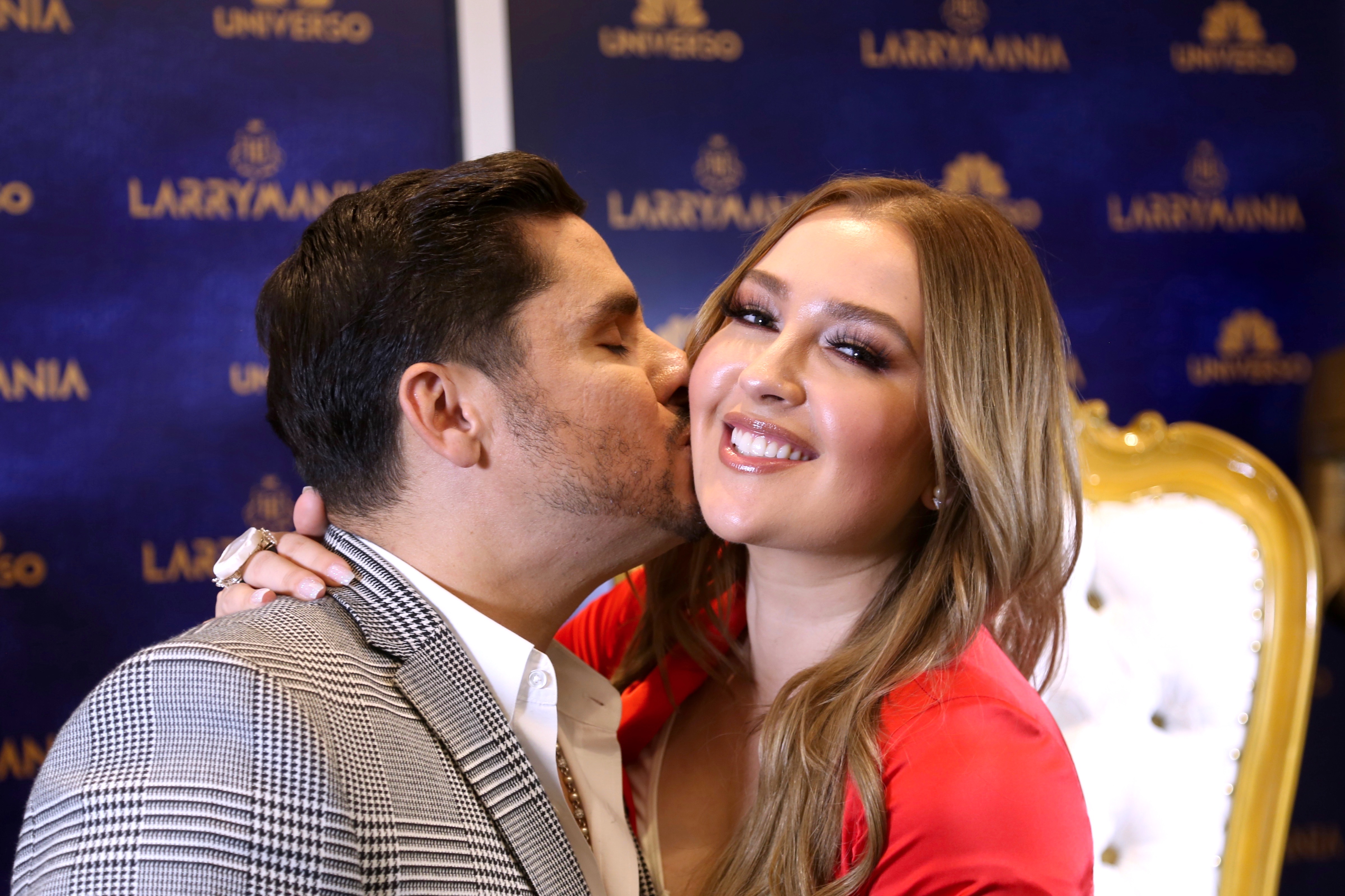 Larry Hernandez y Kenia Ontiveros en la presentación de la octava temporada de "Larrymanía" (Universo)/Miami, 11 de septiembre 2019.