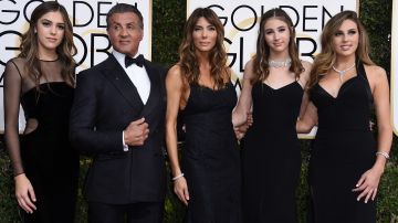 Sylvester Stallone junto a su esposa, Jennifer Flavin, y sus tres hijas, Scarlet, Sistene y Sophia Stallone.