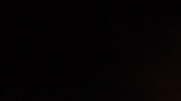 A la izquierda, Kenneth Mitchell en los Emmy Awards 2018