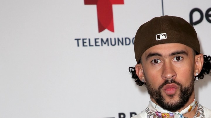 Bad Bunny en la alfombra de los Premios Billboard de la Música Latina/Miami, 5 de octubre del 2023.