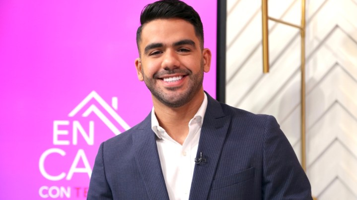 Carlos Adyan conduce "En Casa con Telemundo" (Telemundo)/Miami, 12 de febrero 2024.