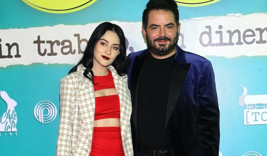 José Eduardo Derbez y su novia en la alfombra roja de la premier de la película "El Roomie", que llega el próximo 18 de enero a la cartelera nacional/México, 16 de enero 2024.