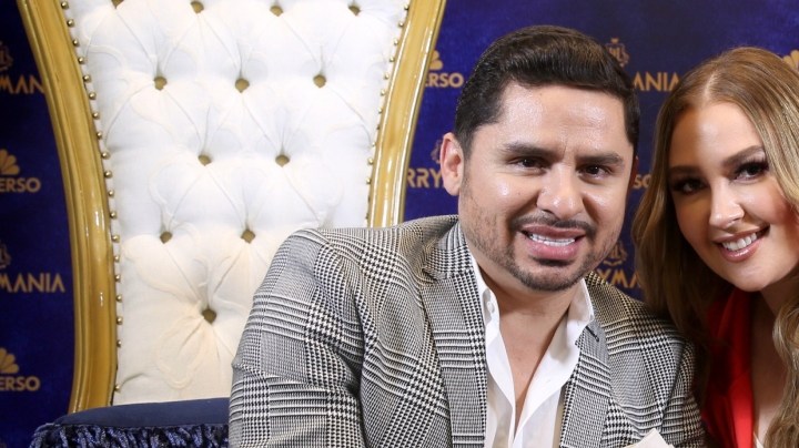 Larry Hernandez y Kenia Ontiveros en el adelanto de lo que fue la octava temporada de “Larrymanía” (Universo).