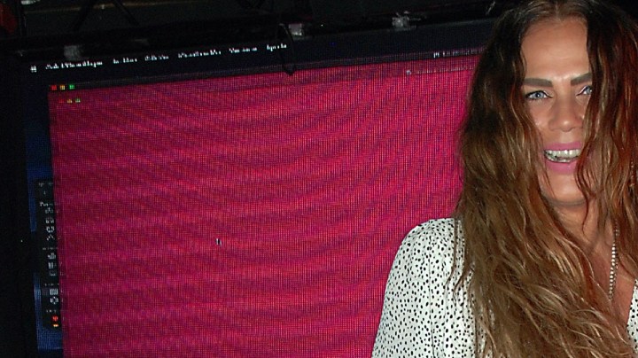 Niurka Marcos en la presentación de su sexy Niurkalendario 2021, con fotos dedicadas a todos sus fans, en un bar de la Zona Rosa, en el centro de la capital mexicana.