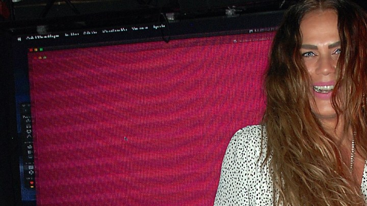 Niurka Marcos en la presentación de su sexy Niurkalendario 2021, con fotos dedicadas a todos sus fans, en un bar de la Zona Rosa, en el centro de la capital mexicana.