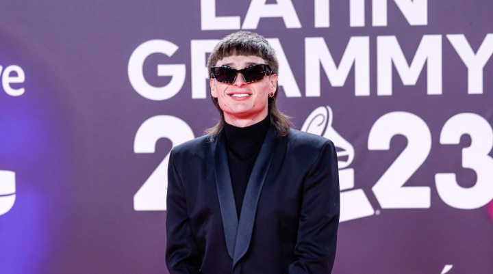 Peso Pluma en la alfombra de la entrega 24 de los Latin Grammy 2023, que premia lo mejor de la industria musical hispanoamericana/Sevilla, España, 16 de noviembre 2023.
