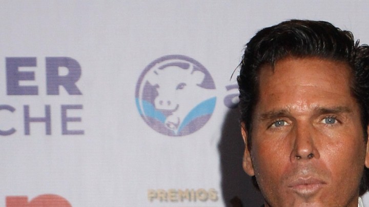 Roberto Palazuelos en la alfombra de los Premios TVyNovelas 2019, que reconoce lo mejor de las telenovelas y los shows de tv y digital/México, 10 de marzo 2019.