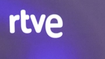 Evaluna Montaner y Camilo en los Latin Grammy 2023.