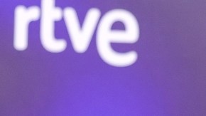 Peso Pluma y Nicki Nicole en la alfombra de la entrega 24 de los Latin Grammy 2023, que premia lo mejor de la industria musical hispanoamericana/Sevilla, España, 16 de noviembre 2023.