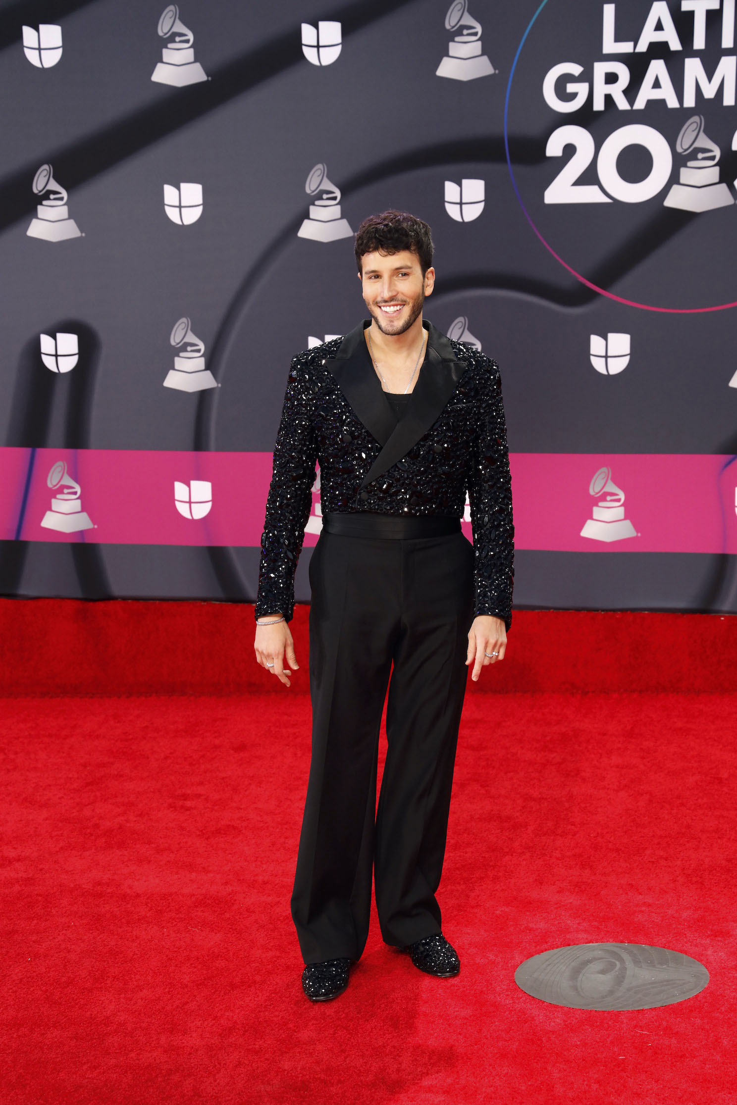 Sebastián Yatra en la alfombra roja de la 23 entrega de Premios Latin Grammy 2022, que reconoce lo mejor del talento hispano en el mundo de la música y la composición/Las Vegas, 17 de noviembre 2022.