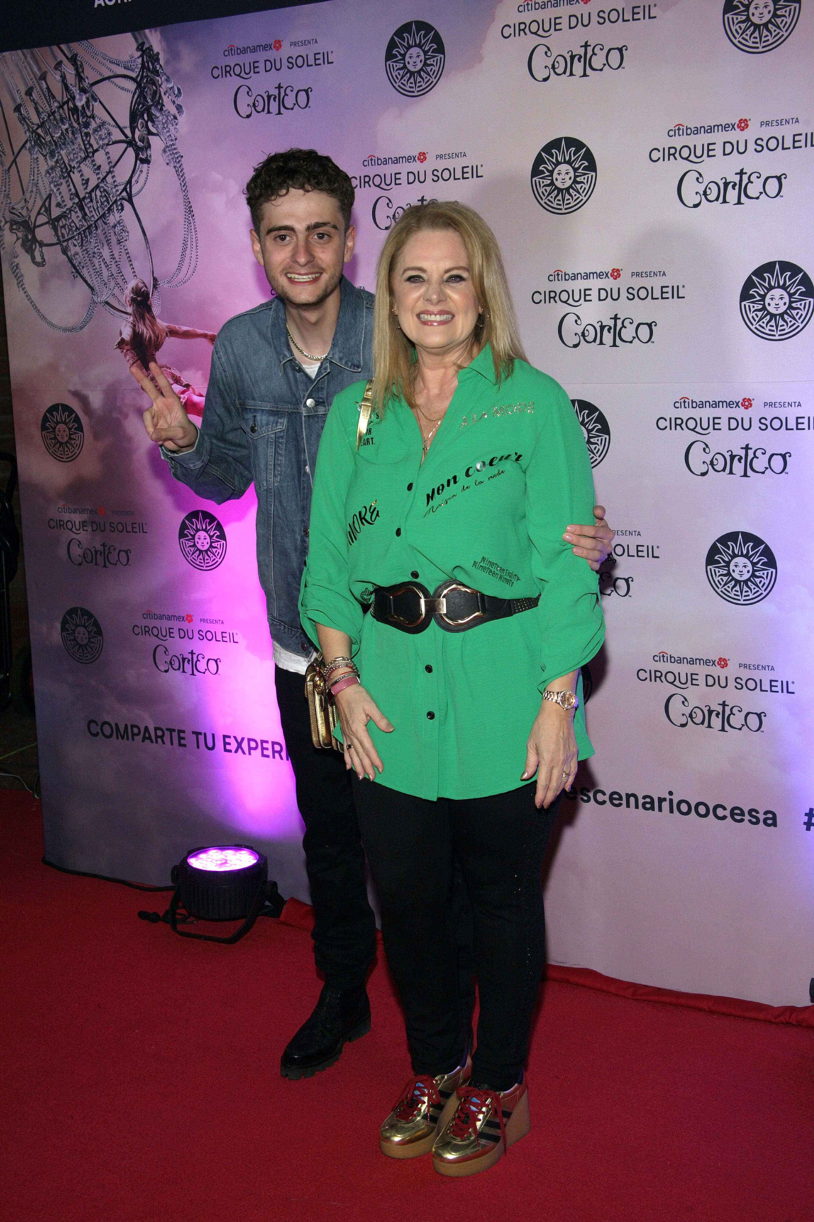 Erika Buenfil junto a su único hijo, Nicolás.