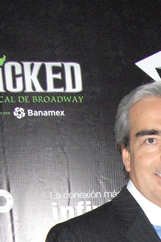 Lorenzo Lazo junto a Edith González y la hija de esta, Constanza.