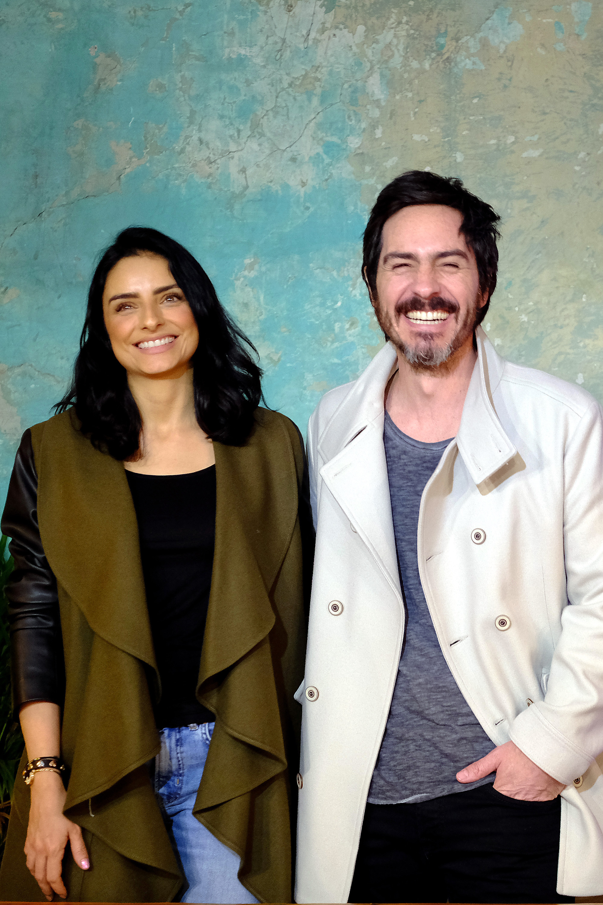 Aislinn Derbez y Mauricio Ochmann en su debut en el mundo de la moda al presentar su propia línea de abrigos "Merkabá X Ais y Mau" para la temporada otoño-invierno/México, 28 de agosto 2019.