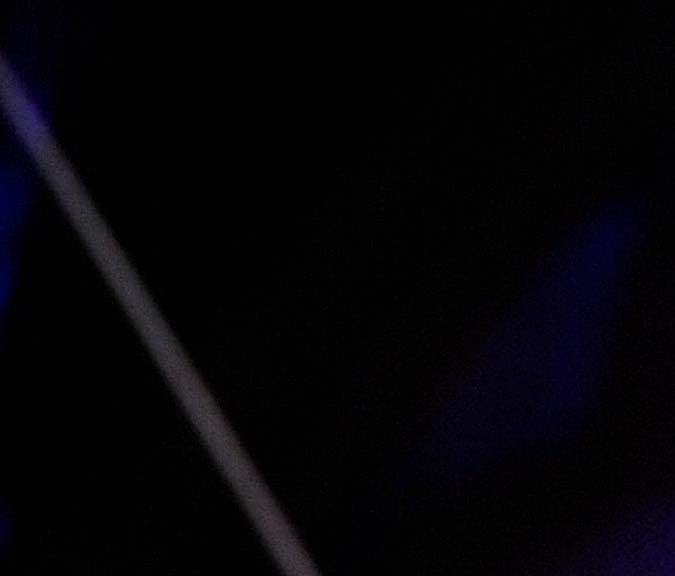 Shakira con una placa que la nombra Artista del Año de la Fundación Harvard y a su lado el director de la organización Allen Counter en la Universidad de Harvard en Cambridge en diciembre de 2011.