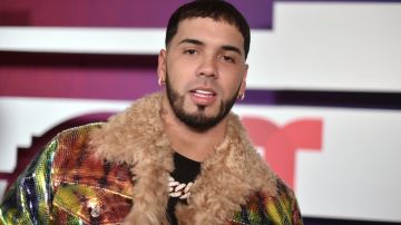 Anuel AA lamenta la muerte de su abuelo de crianza