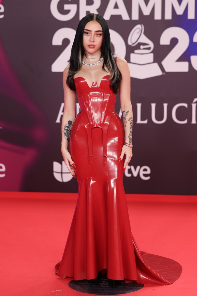 Nicki Nicole en la 24a entrega anual del Grammy Latino en Sevilla, España.