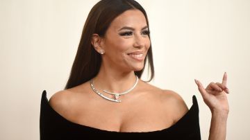 Eva Longoria fue una de las artistas que desfiló por la alfombra roja de los Premios Oscar 2024.