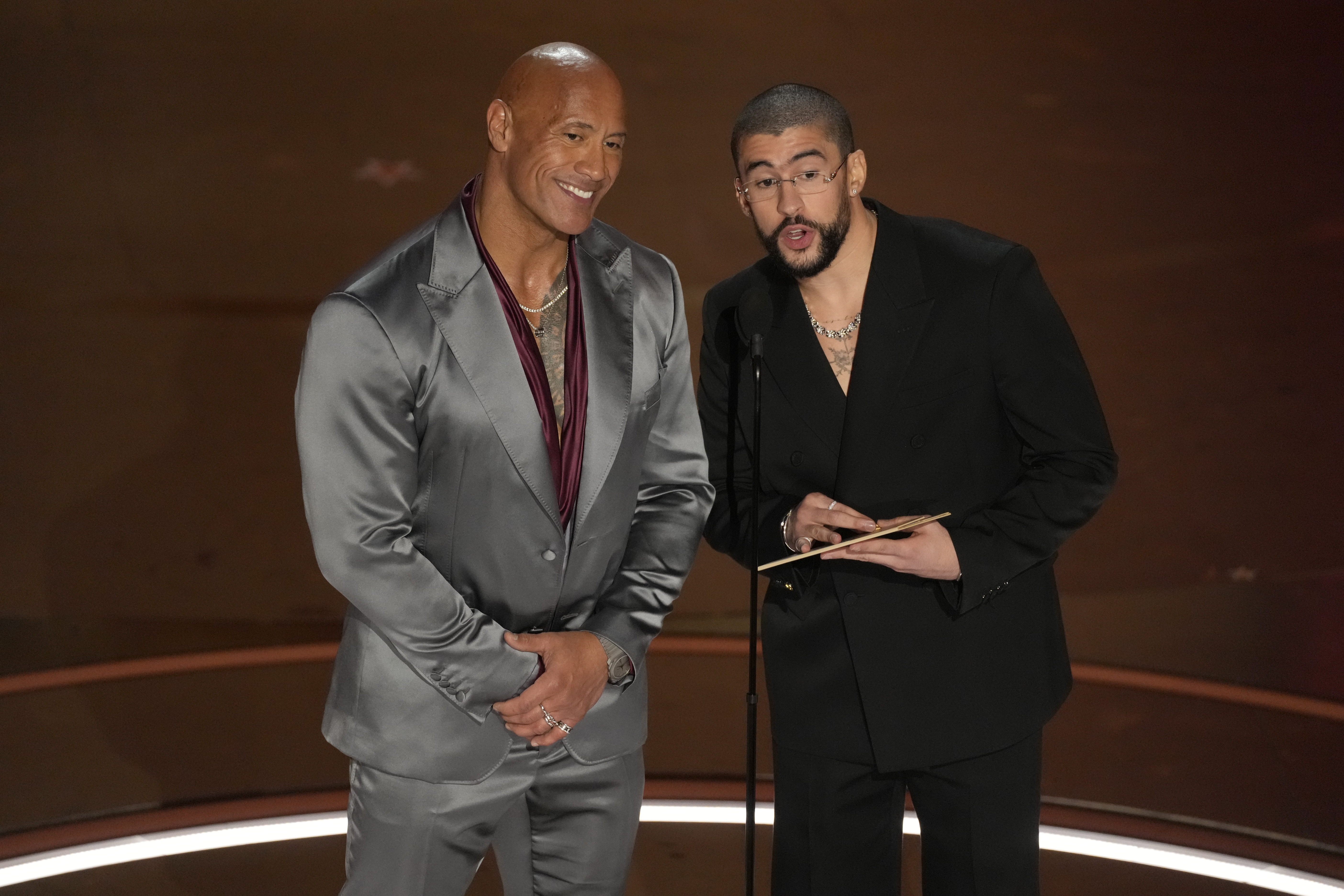 Bad Bunny y Dwayne Johnson presentaron el premio a Mejor Película Internacional