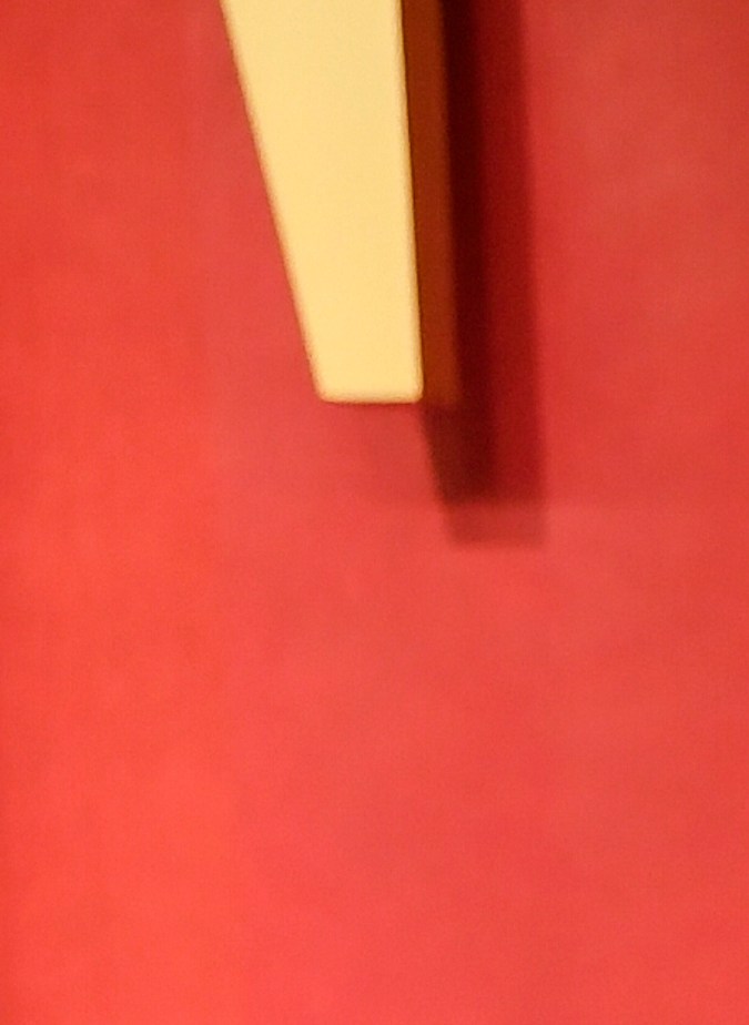 Olivia Munn durante su paso por la alfombra roja de Vanity Fair después de los Premios Oscar.