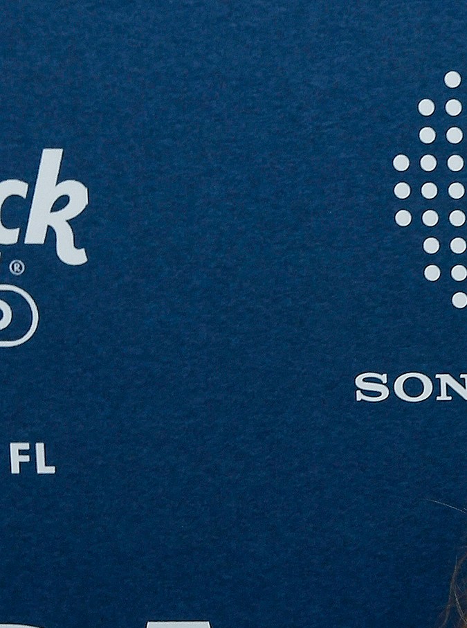 Shakira posa en la fiesta de lanzamiento de su álbum 'Las mujeres ya no lloran', el jueves 21 de marzo de 2024, en Hollywood, Florida.