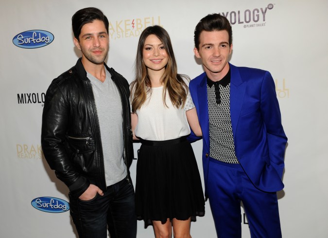 Drake Bell junto a Josh Peck y la actriz Miranda Cosgrove, sus compañeros de ‘Drake & Josh’