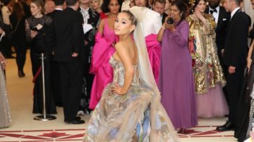 Ariana Grande en la alfombra roja de la MET Gala 2018, con los mejores exponentes de la moda y el diseño que se reúnen anualmente en el Museo Metropolitano de Nueva York/Nueva York, 8 de mayo de 2018.