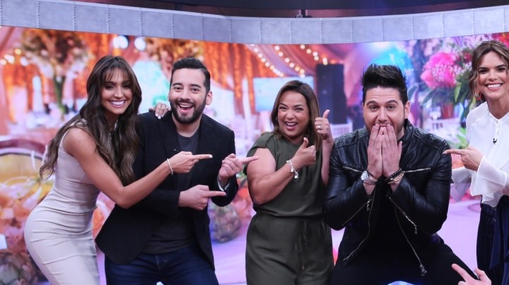 El chef James cuando confesó en 'Un Nuevo Día' que ya estaba hombre casado. El show preparó toda una serie de juegos e incluso le trajo a su padre de Venezuela y a su esposa con sus perritos para celebrar la gran noticia/Miami, 6 de junio 2019.