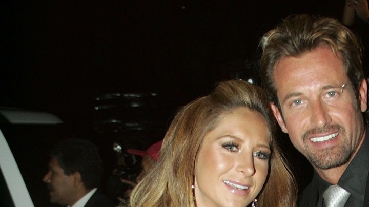 Gabriel Soto y Geraldine Bazán asiste a la boda de Angélica Vale y Otto Padrón en el Colegio de las Vizcaínas del Centro Histórico de la capital mexicana/México, 19 de febrero 2011.