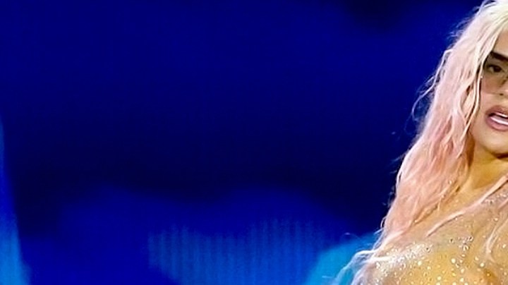 Karol G logra un lleno total en su primer concierto en el Estadio Azteca. La cantante visita la capital mexicana como parte de su gira "Mañana Será Bonito"/México, 8 de febrero 2024.