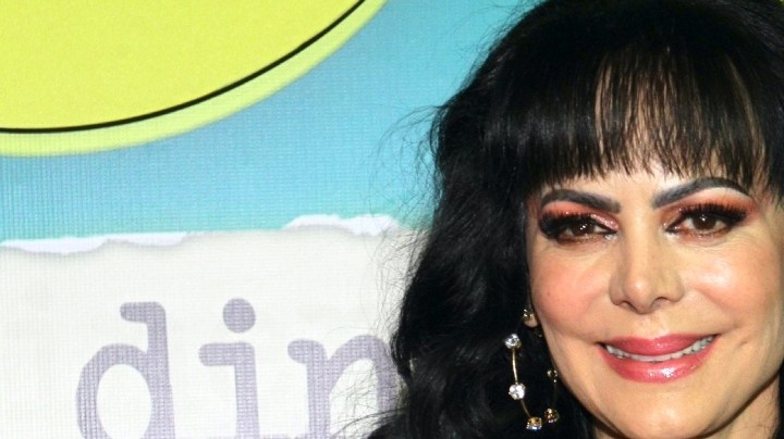 Maribel Guardia en la alfombra roja de la premier de la película "El Roomie", que llega el próximo 18 de enero a la cartelera nacional/México, 16 de enero 2024.
