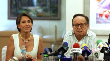 Roberto Gómez Bolaños "Chespirito" y Florinda Meza en el anuncio del regreso de la obra "11 y 12"/México, 09 de Junio, 2007.