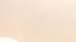 Belinda cambia su cabellera rubia al color rojo.