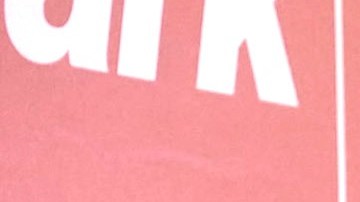 Kate del Castillo en el lanzamiento de la nueva línea de productos de Shark Beauty.