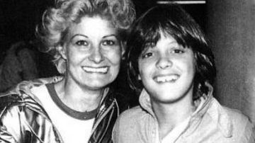 Luis Miguel junto a su madre, Marcela Basteri.