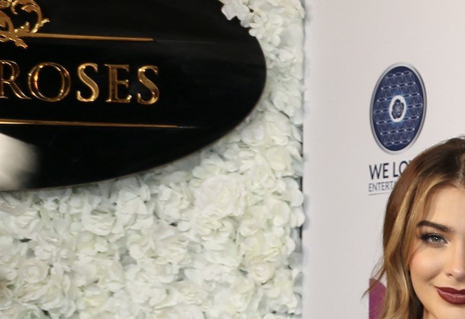 Migbelis Castellanos, Adamari López, la Dra. Nandy, Karina Banda y Amara la Negra con las conductoras de 'Desiguales'.