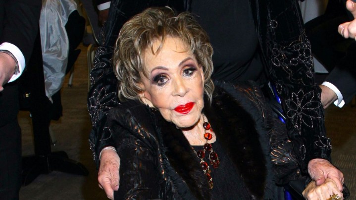 Silvia Pinal se encuentra hospitalizada recuperándose de un problema de salud.