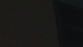 Shakira y Lucien Laviscount posan después de su concierto en el TSX Entertainment en Time Square.