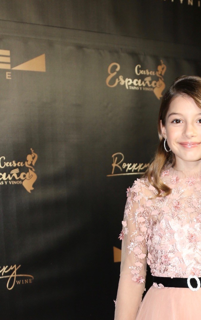 Kailey Levy posando para las cámaras en noviembre de 2019.